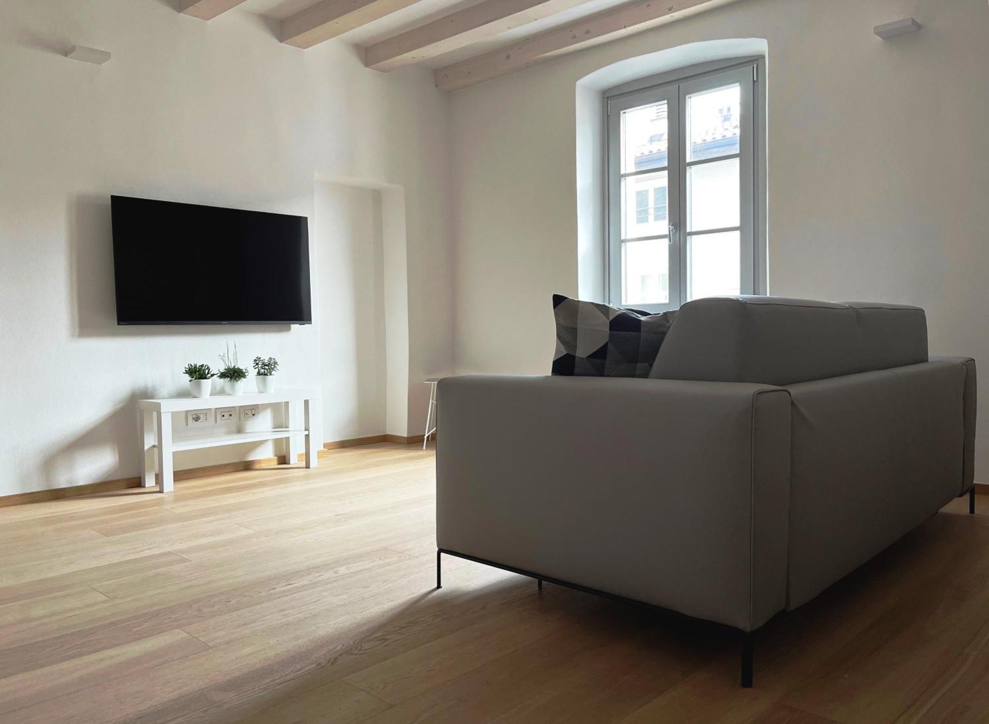Palazzo Riccamboni Apartment Riva del Garda Luaran gambar